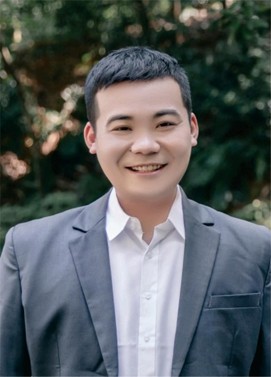 湖南远大广告工程经理陈胜。负责益阳同城政企与商业广告工程的现场免费勘测、施工调度与极速售后抢修，保障工程如期零失误交付。